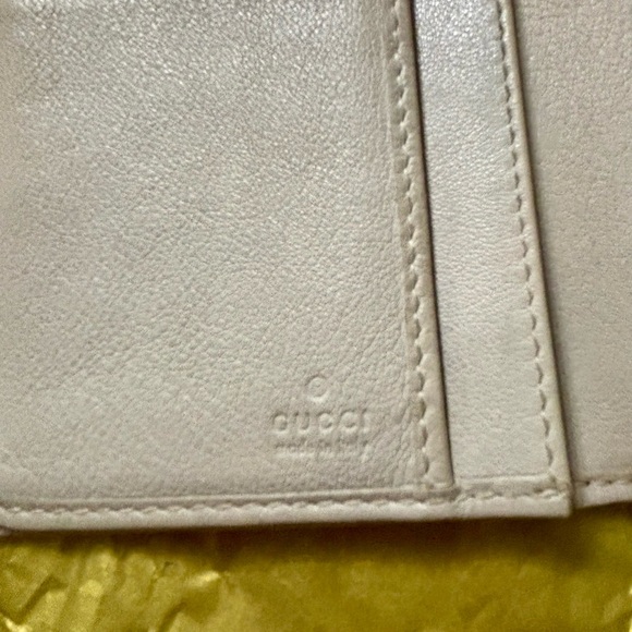Gucci Cream Embossed Women's Wallet - Picture 4 of 6